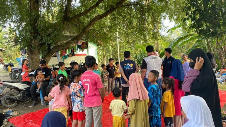 PKM Sahabat Bidang Pendidikan Darurat dan Psikososial Menyelenggarakan Pendampingan Pendidikan Darurat bagi Anak-Anak di Pengungsian Gampong Blang Panjoe