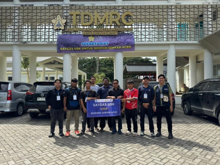 Tim PKM KUALI USK Perkuat Operasional Dapur Umum di Posko Blang Rakal, Bener Meriah