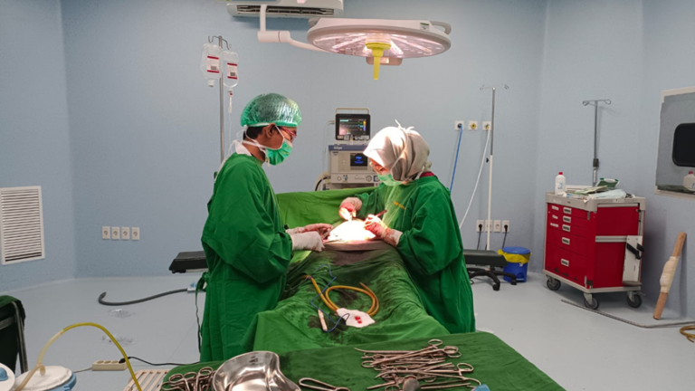 Jejak Peluh Di Tengah Bencana, Menilik Kisah Ruang Operasi Caesar Perdana RSUD Pidie Jaya Selamatkan Nyawa Bersama Tim Medis Satgas USK