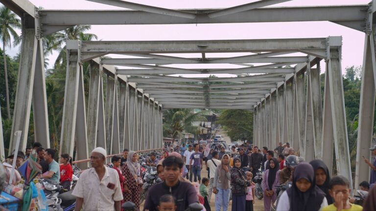 Jembatan Teupin Mane Tersambung, Mobilitas Darurat di Kecamatan Juli Mulai Terbuka