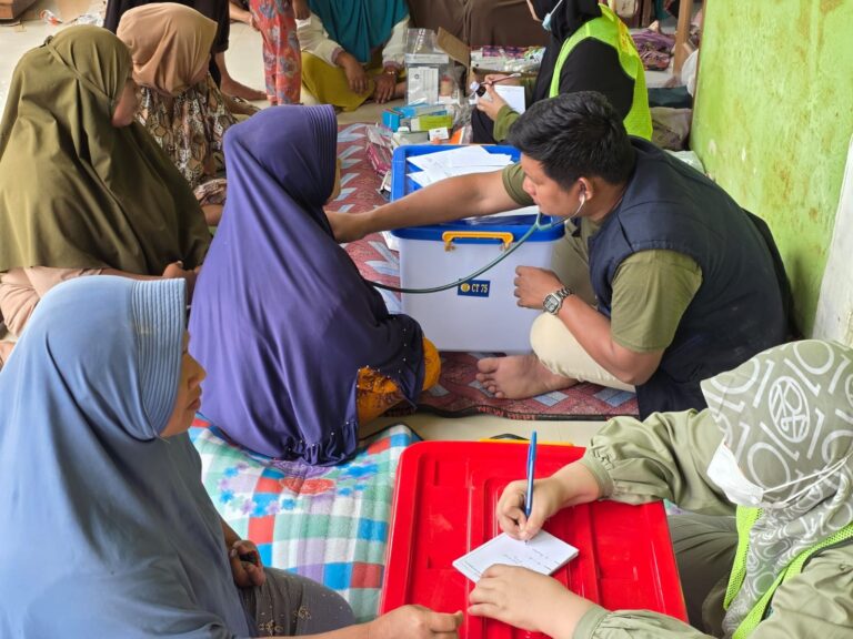 Mobile Clinic Tim PKM Bidang Kesehatan USK Perkuat Layanan Medis di Wilayah Terdampak Bencana Aceh Tamiang