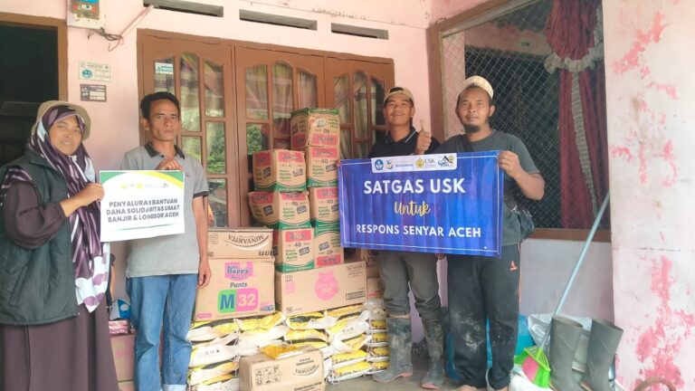 Mahasiswa Doktor Ilmu Kebencanaan USK yang tergabung dalam Satgas Senyar USK Salurkan Bantuan ke Wilayah Terisolasi Rusip Antara, Aceh Tengah