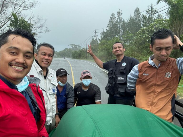 Tim Medis USK Tiba di Bener Meriah–Takengon Setelah Perjalanan Dua Hari dan Menerobos Sungai
