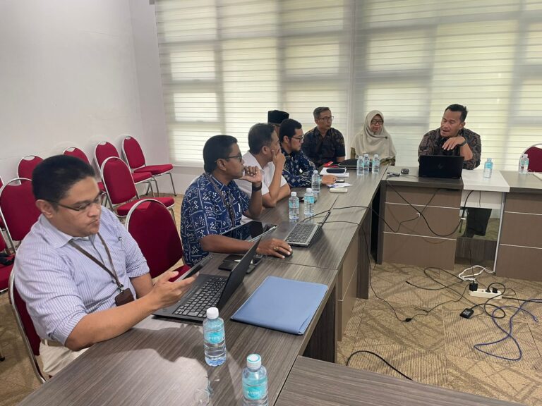 Tim R3P USK Bahas Peningkatan Fasilitas Kesehatan Aceh Bersama Dinas Kesehatan dan Bappeda Aceh