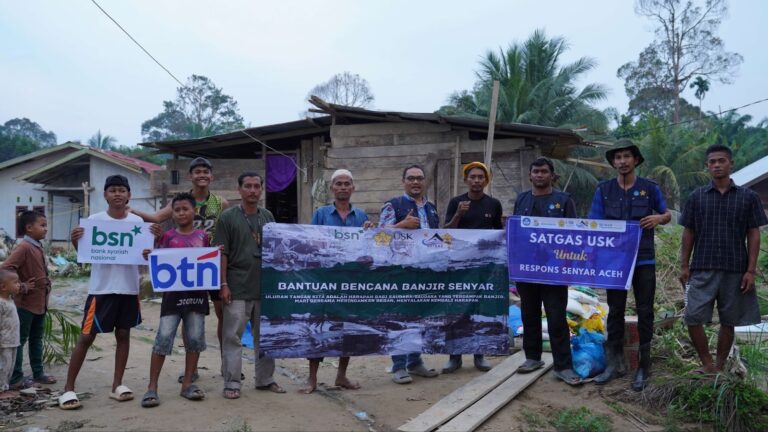 Kondisi Masih Memprihatinkan, Satgas USK Distribusikan Bantuan bagi Warga Terdampak Banjir Bandang di Dusun Suka Damai Aceh Tamiang