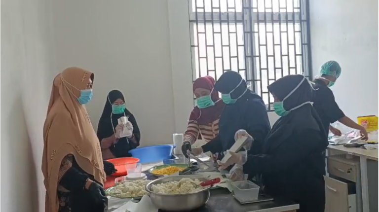 Dukung SDGs 12, Satgas USK Lanjutkan Produksi Makanan Siap Saji Tahan Lama untuk Respons Bencana Aceh